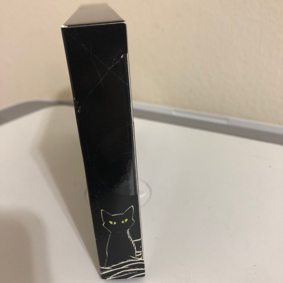 Limited Edition Collectible Hocus Pocus Disney Key Set - Picture 4 of 5